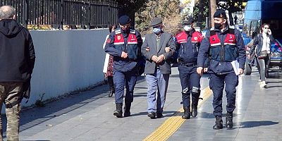 SON DAKİKA 77 yaşındaki yaşlı adam minibüste 16 yaşındaki genç kıza elle cinsel saldırıda bulundu