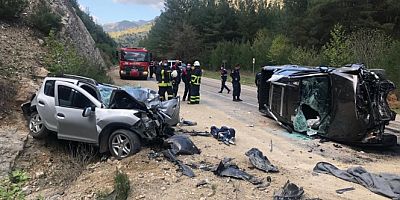 SON DAKİKA Adana'da feci kaza: 3 ölü, 3 yaralı