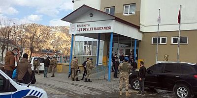 SON DAKİKA Belediye başkanına bıçaklı sopalı saldırı: 3 yaralı