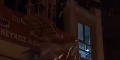 SON DAKİKA Beykoz CHP ilçe başkanlığı binasındaki afiş söküldü