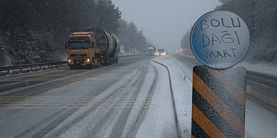 SON DAKİKA Bolu Dağı'nda kar yağışı şiddetini artırdı