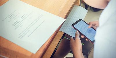 SON DAKİKA İç çamaşırına sakladığı telefonun sesini açık unutunca, sınavda yakayı ele verdi