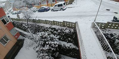 SON DAKİKA İstanbul'da kar yağışı etkili oldu etkisi kısa sürdü karlar eriyor 