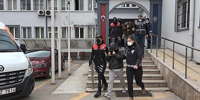 SON DAKİKA Kameralı gözlük kullanarak kadınları fuhşa sürükleyen çete çökertildi
