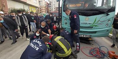 SON DAKİKA Otobüsün altında kalan yaşlı kadın mucize eseri kurtuldu
