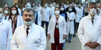 SON DAKİKA Sağlık Bakanı Koca'dan sağlık çalışanlarına ek ücret müjdesi: Adaletli ek ödeme sistemi için çalışma gündemimizde