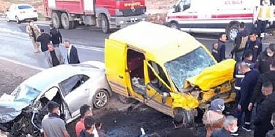 SON DAKİKA Şırnak'ta otomobil ile hafif ticari araç çarpıştı: 4 ölü, 2 yaralı