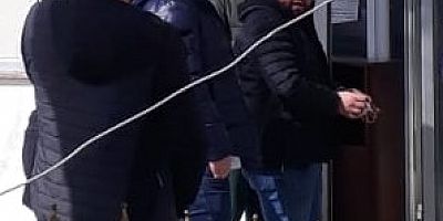 SON DAKİKA Uyuşturucu satıcılarına yönelik Beykoz’da yapılan operasyonda gözaltına alınan 40 kişi tutuklanmaları için mahkemeye sevk edildiler 