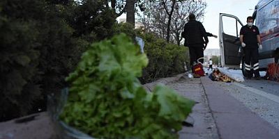 SON DKİKA Torunuyla iftar alışverişinden dönen talihsiz kadın, motosikletin altında kaldı