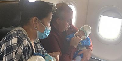 SON GELİŞME Uçakta kalp krizi geçiren bebek yolcunun hayatını AK Parti milletvekili kurtardı