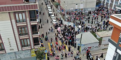 Sultangazi'de okul önlerinde kazaya davetiye