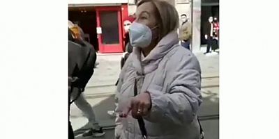 Taksim'de çarşaflı gençlere sözlü saldırı