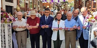 Tarihi binaların ön cepheleri yenilendi