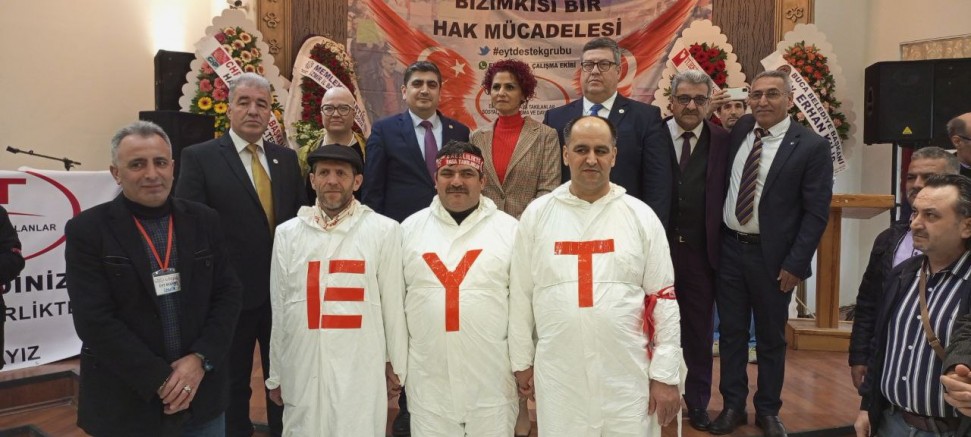 TDP Genel Başkan Yardımcısı Hüseyin AKGÜN İzmir Buca' da ETY ile alakalı basın açıklaması yaptı.