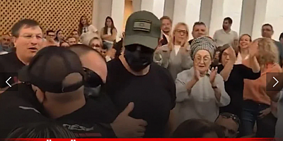 Tecavüzcü İsrailli askerleri mahkemede ayakta alkışladılar