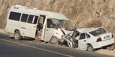 Ters yönden gelen minibüs ile otomobil çarpıştı: 1 ölü, 16 yaralı