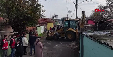 Türkiye'nin en tehlikeli mahallesindeki evler yıkılıyor