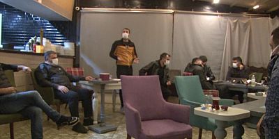 Ümraniye'de nargile keyifli okey partisi baskınında polise “ bize yardımcı olun” teklifi