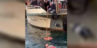 Üsküdar'da panik anları: Yolcu denize düştü