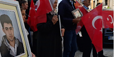 Vanlı anneler evlatlarını bekliyor