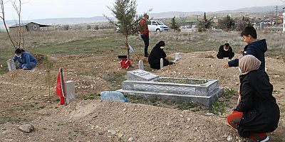 Virüsten aynı aileden 5 kişi 20 gün içinde vefat etti, çocukları herkesi uyardı