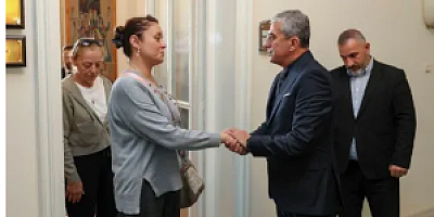 Yasemin Minguzzi DEM'i pas geçti