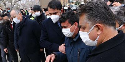 Yıkımı süren binada kızının çeyizini gören baba gözyaşlarına boğuldu, Bakan Kurum hemen müdahale etti