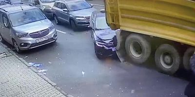 Yokuş aşağı kayan hafriyat kamyonu 4 araca çarptı