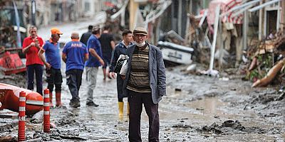 Yürek yakan tablo: Sel felaketinde 40 kişi yaşamını yitirdi
