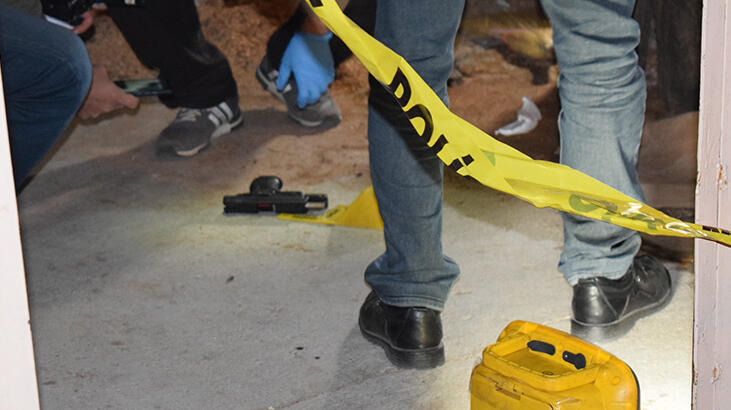 Tabanca ile şakalaştığı arkadaşını başından vurdu!