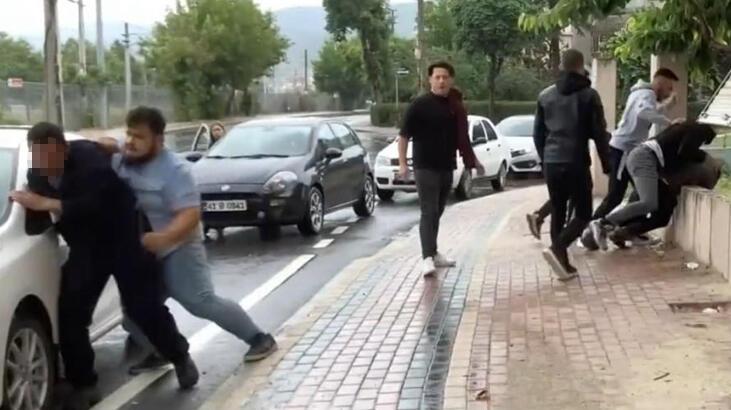 Taciz iddiasına meydan dayağı! Polis gelmeden kaçtılar