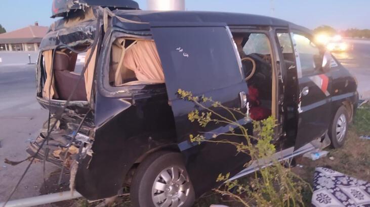 Tanker minibüse arkadan çarptı: 6 yaralı