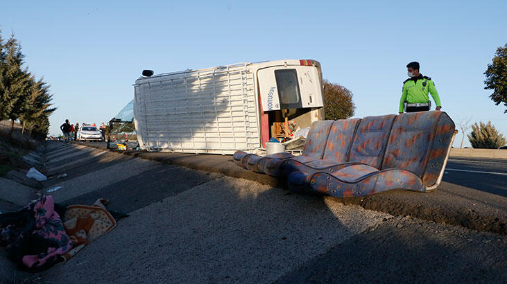 Tarım işçilerini taşıyan minibüs kaza yaptı: Çok sayıda yaralı var