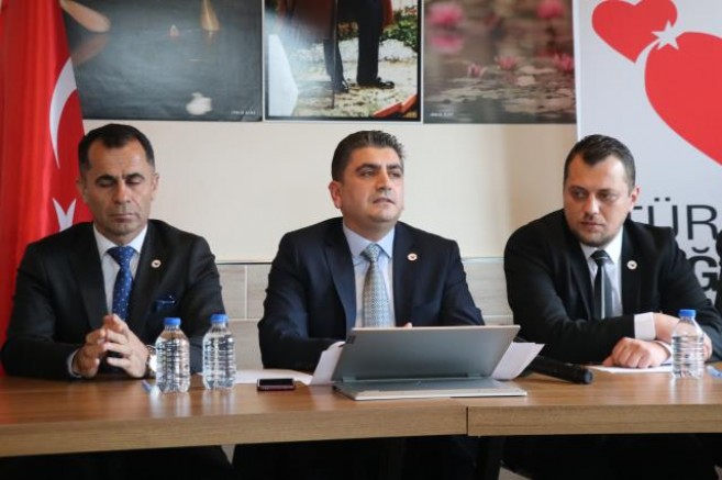 TDP Genel Başkan Yardımcısı Hüseyin Akgün ve PM üyesi Ömer Urgun gazetecilerle buluştu