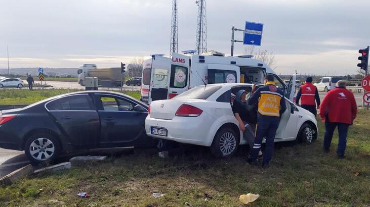Tekirdağ’da iki otomobil çarpıştı: 5 yaralı