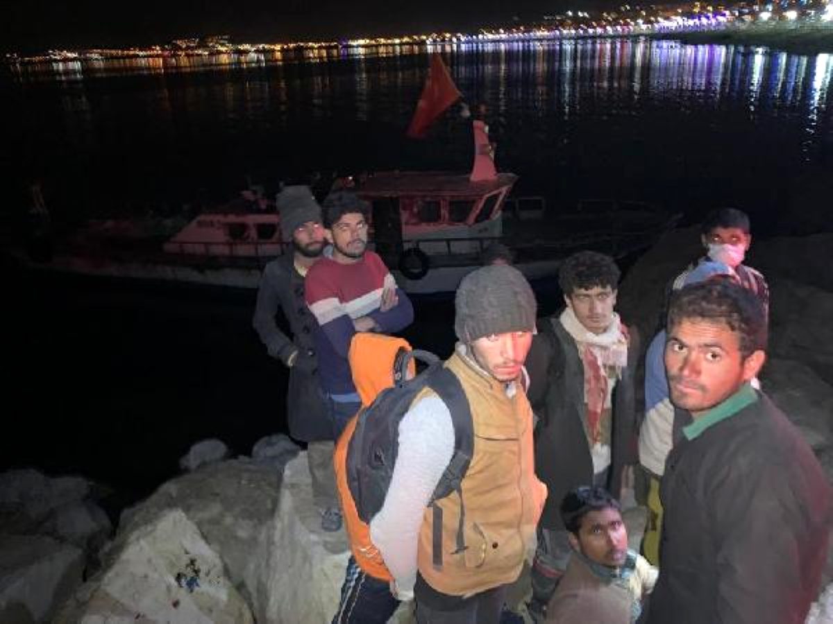 Teknede 22 kaçak göçmen yakalandı