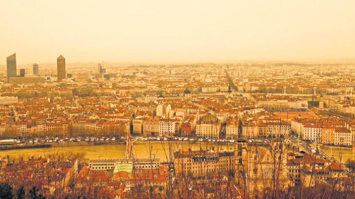 Toz bulutu radyoaktif taşıdı