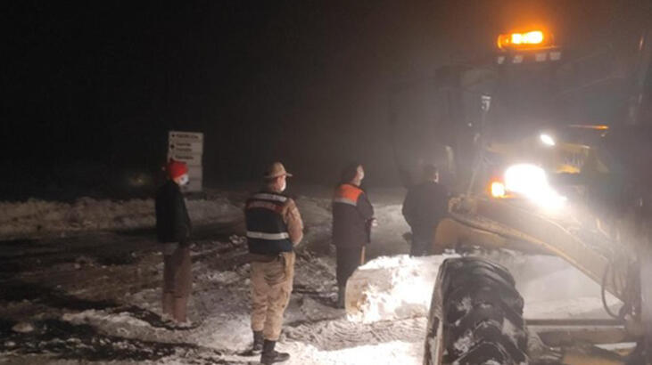 Trabzon'da karda mahsur kalan vatandaşlar kurtarıldı