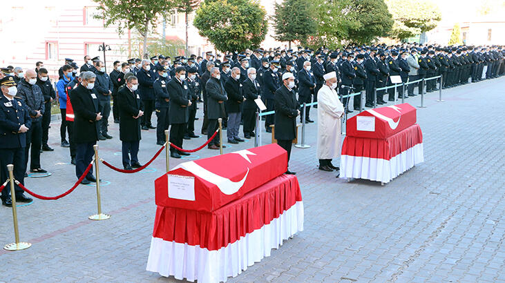 Trafik kazasında hayatını kaybeden polisler için tören düzenlendi