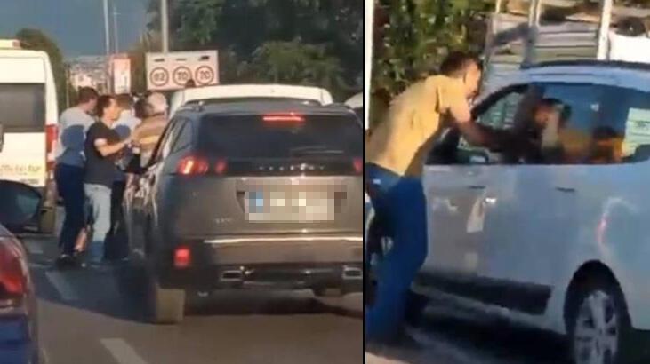 Trafikte yol verme tartışması! Birbirlerine girdiler
