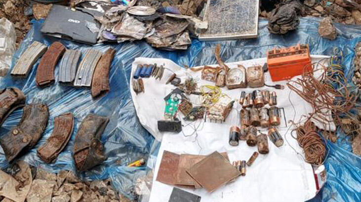 Tunceli'de teröristlerin kullandığı 8 sığınak imha edildi