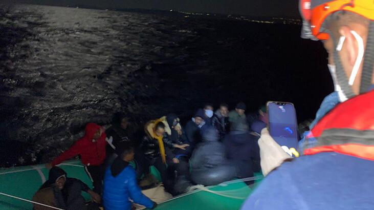 Türk kara sularına itilen 27 düzensiz göçmen kurtarıldı