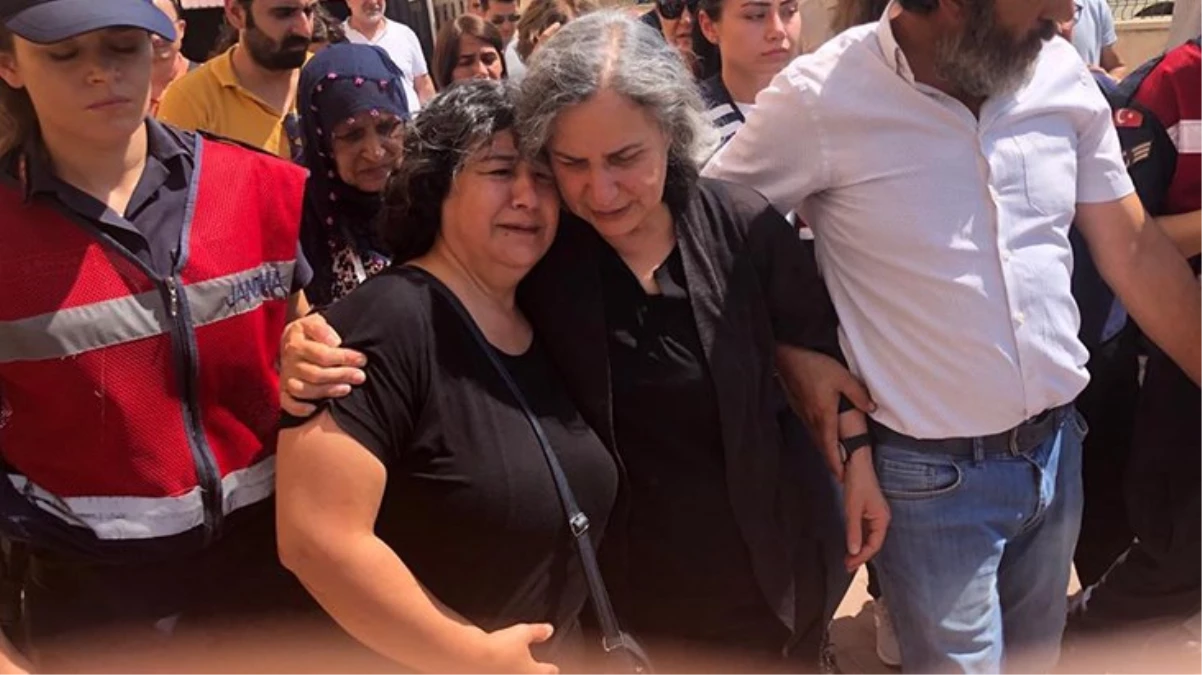 Tutuklu eski belediye başkanı Gülten Kışanak, ablasının cenazesine katıldı