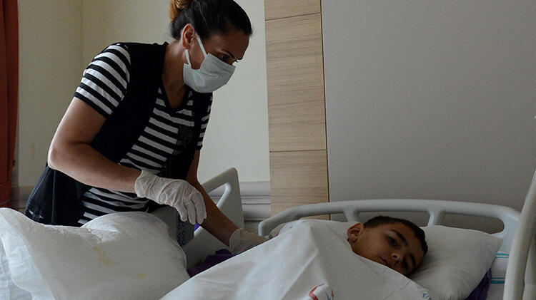 Üzerine kaynar su deviren Miraç tedavi altına alındı!