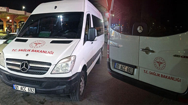 Üzerine 'Sağlık Bakanlığı’ yazdırdığı minibüsüyle yolcu taşırken yakalandı