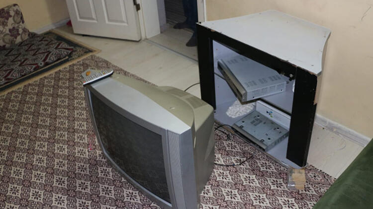 Üzerine televizyon düşen bebek öldü