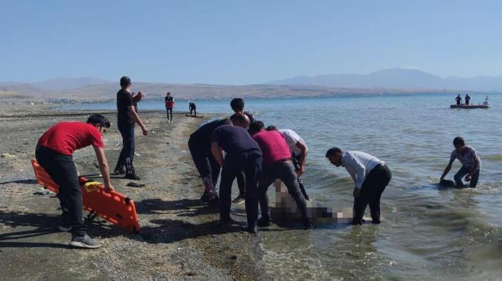 Van Gölü’ne giren 6 çocuktan 3'ü boğuldu!