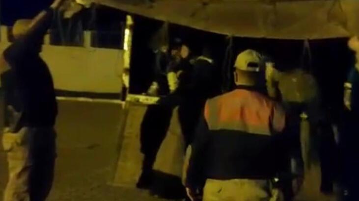 Van'da kamyon kasasında kaçak göçmenler yakalandı