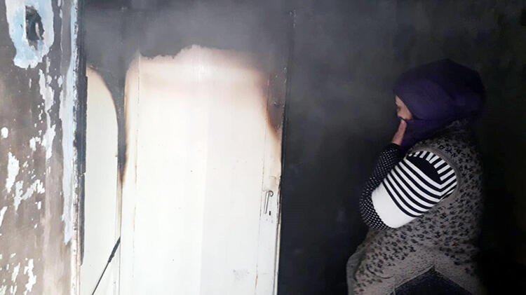 Yangını görünce kapıyı kırıp, komşusunu kurtardı!