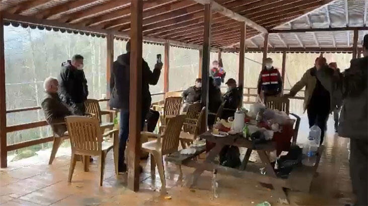 Yasağı hiçe saydılar, orman evinde yılbaşı kutladılar